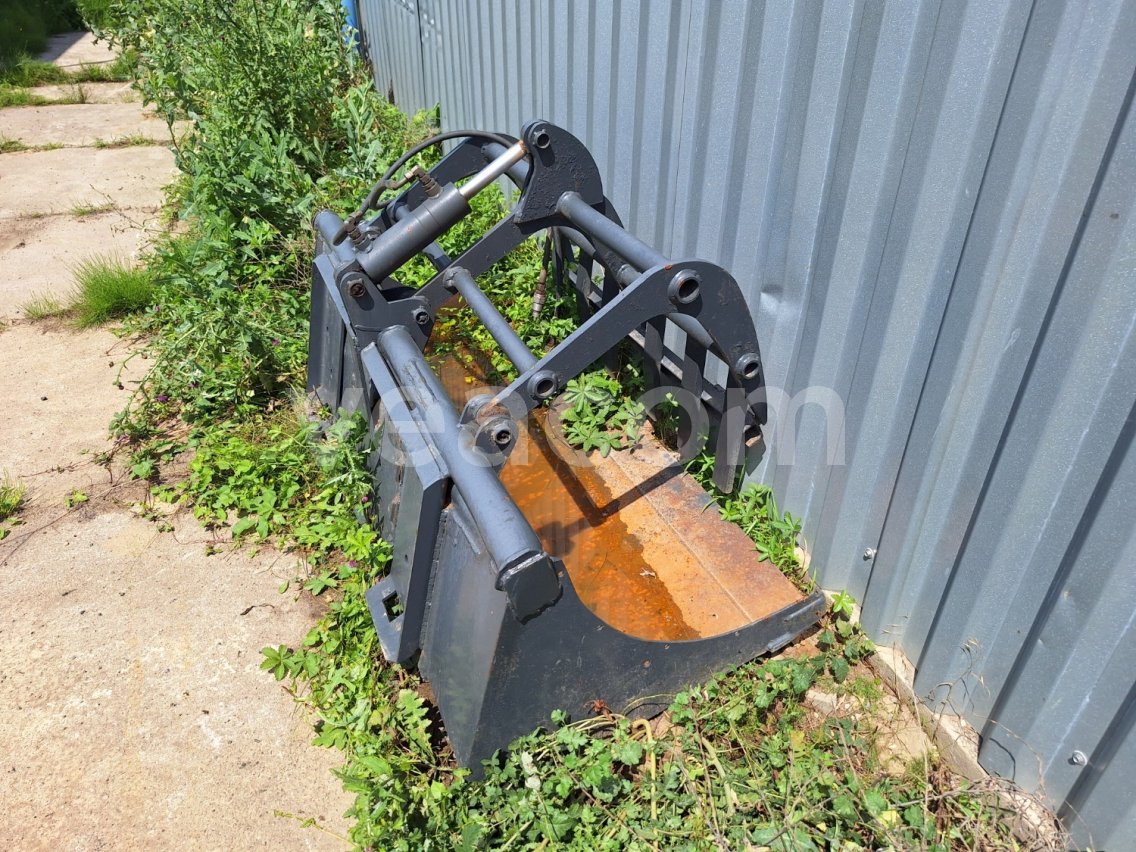 Online auction:   LOPATA NA SMYKOVY NAKLADAČ S PŘIDRŽENIM
