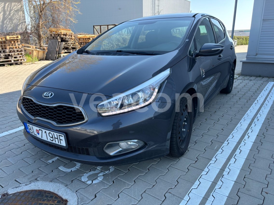 Aukcja internetowa: KIA  CEED