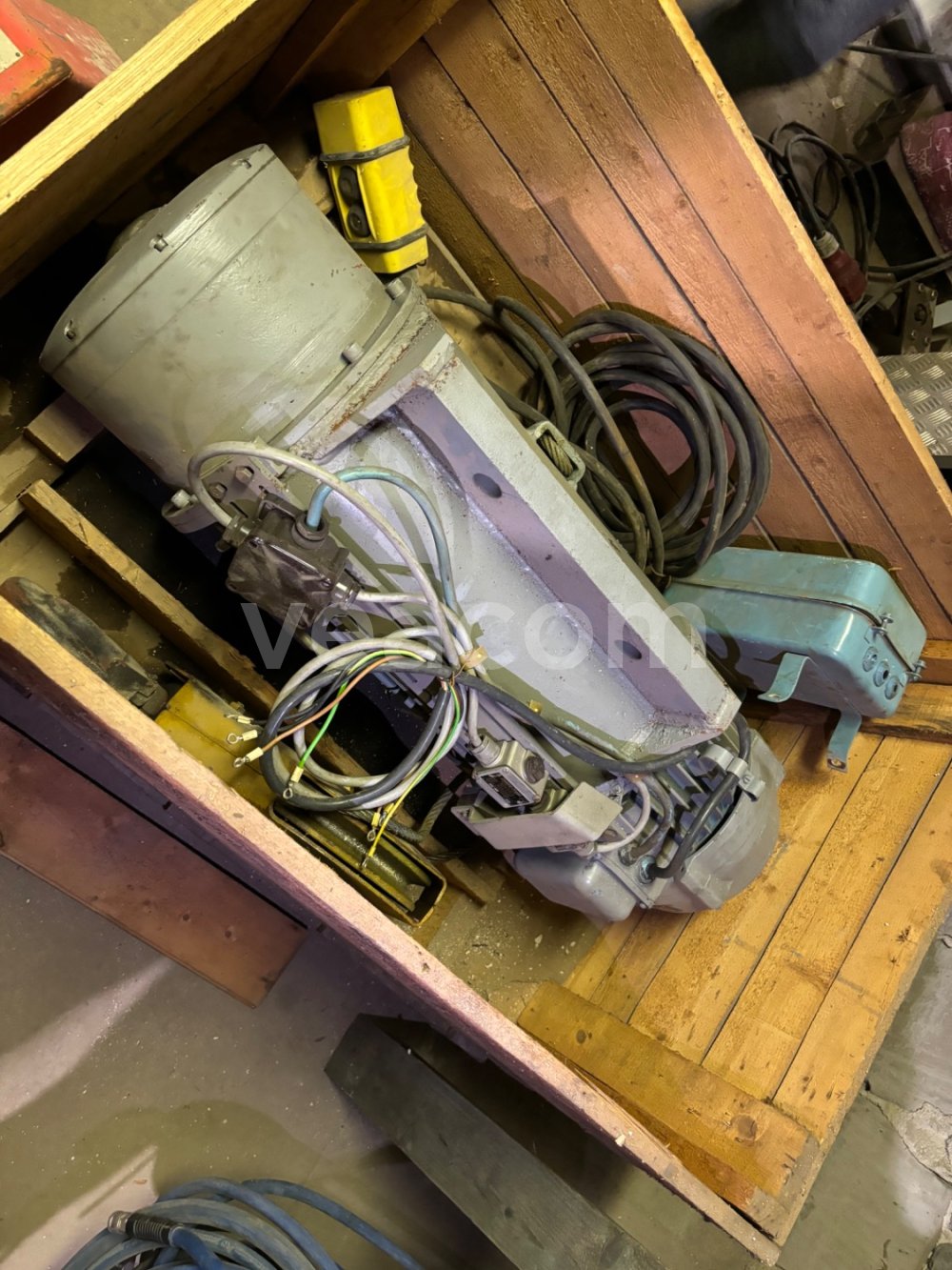 Online auction:  ELEKTRICKÝ KLADKOSTROJ S OVLÁDAČOM