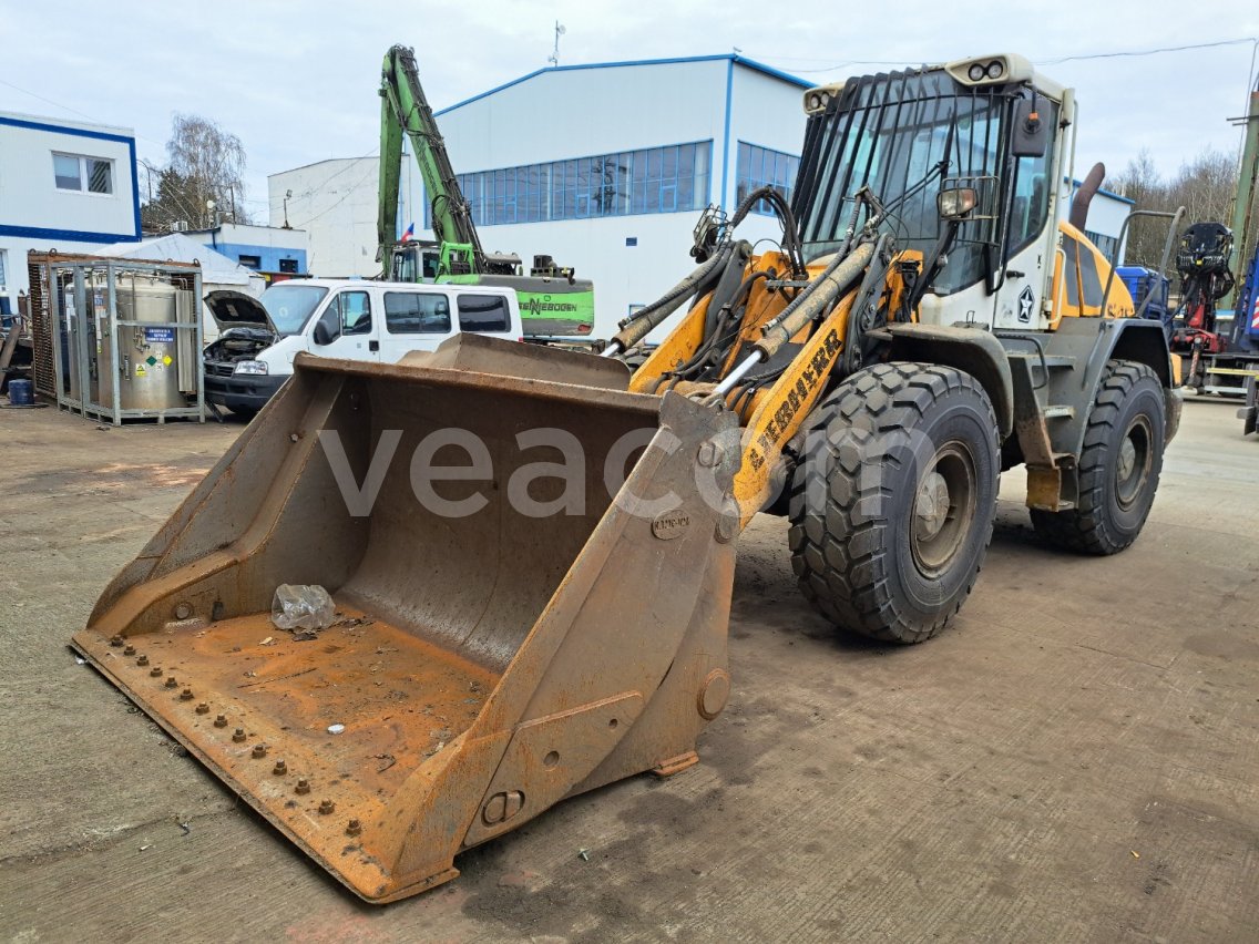 Інтернет-аукціон: LIEBHERR  L546 4X4