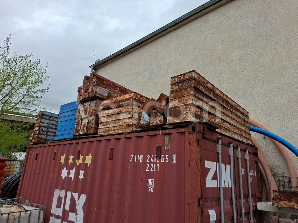 Aukcja internetowa:  STAVEBNÍ BEDNĚNÍ