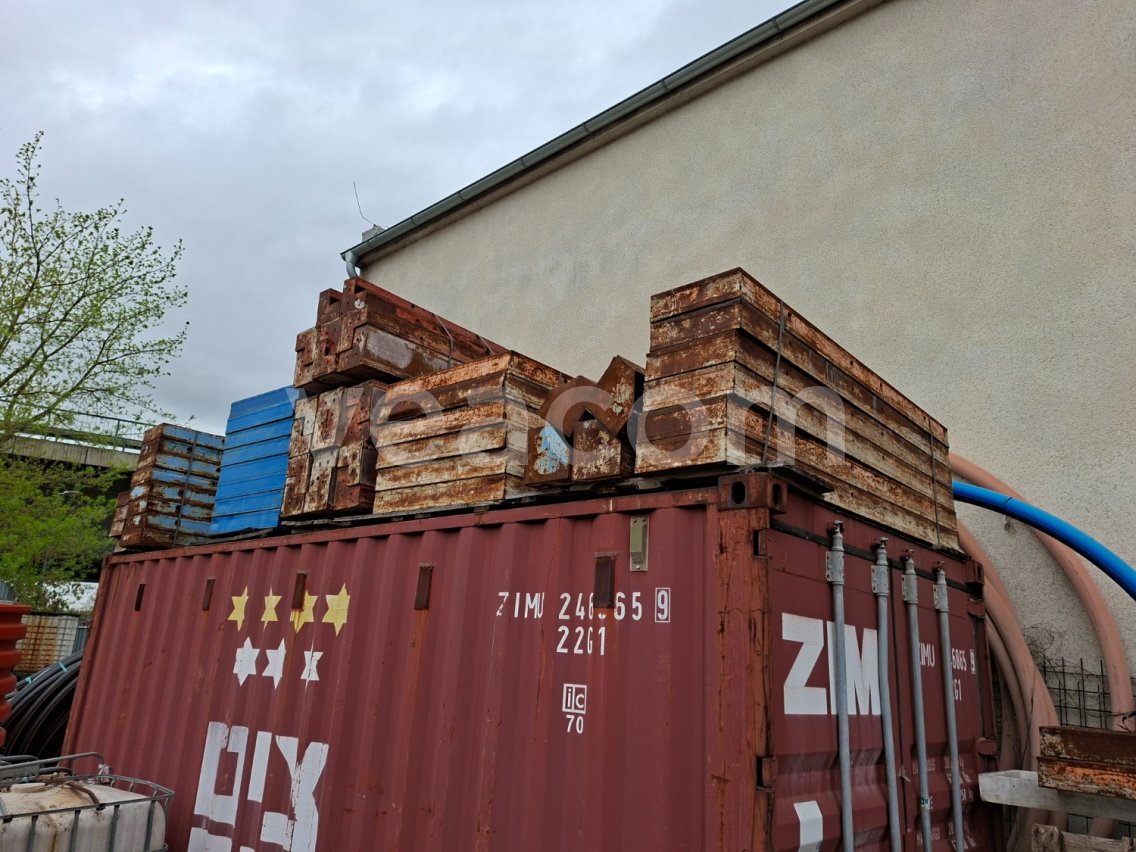 Online aukce:   STAVEBNÍ BEDNĚNÍ