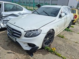 Online aukce: MB  E 220 D