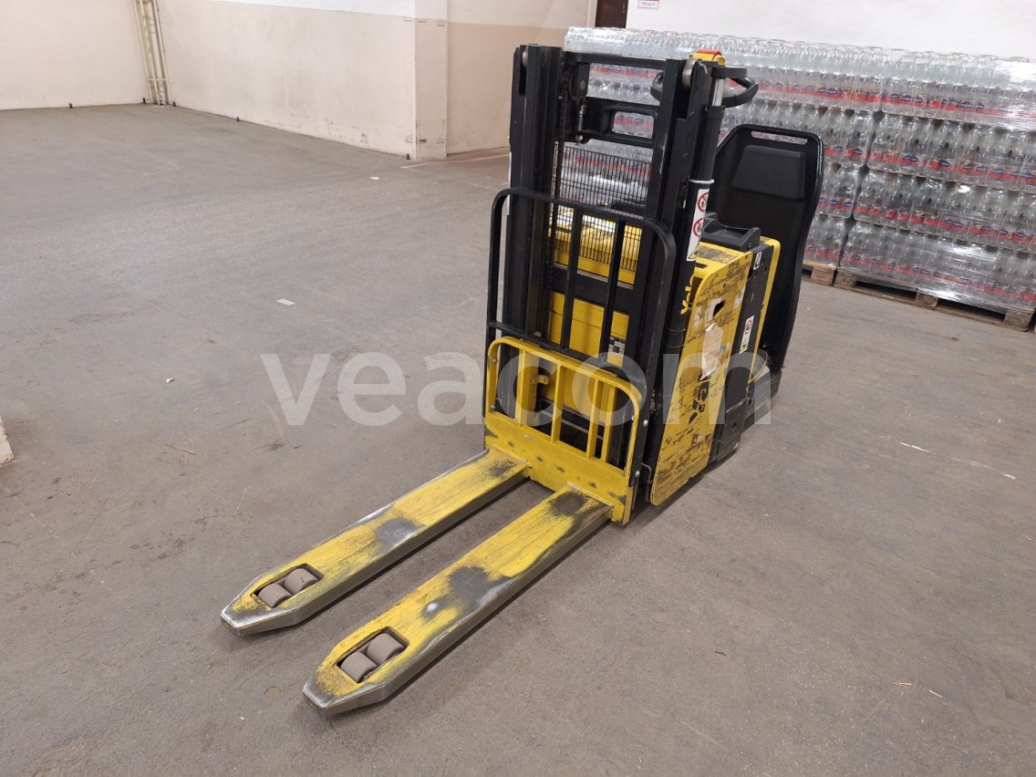 Online auction: YALE  MP 20XD