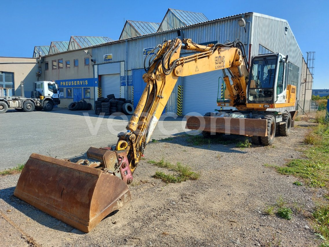 Online árverés: LIEBHERR  A 904 LITRONIC