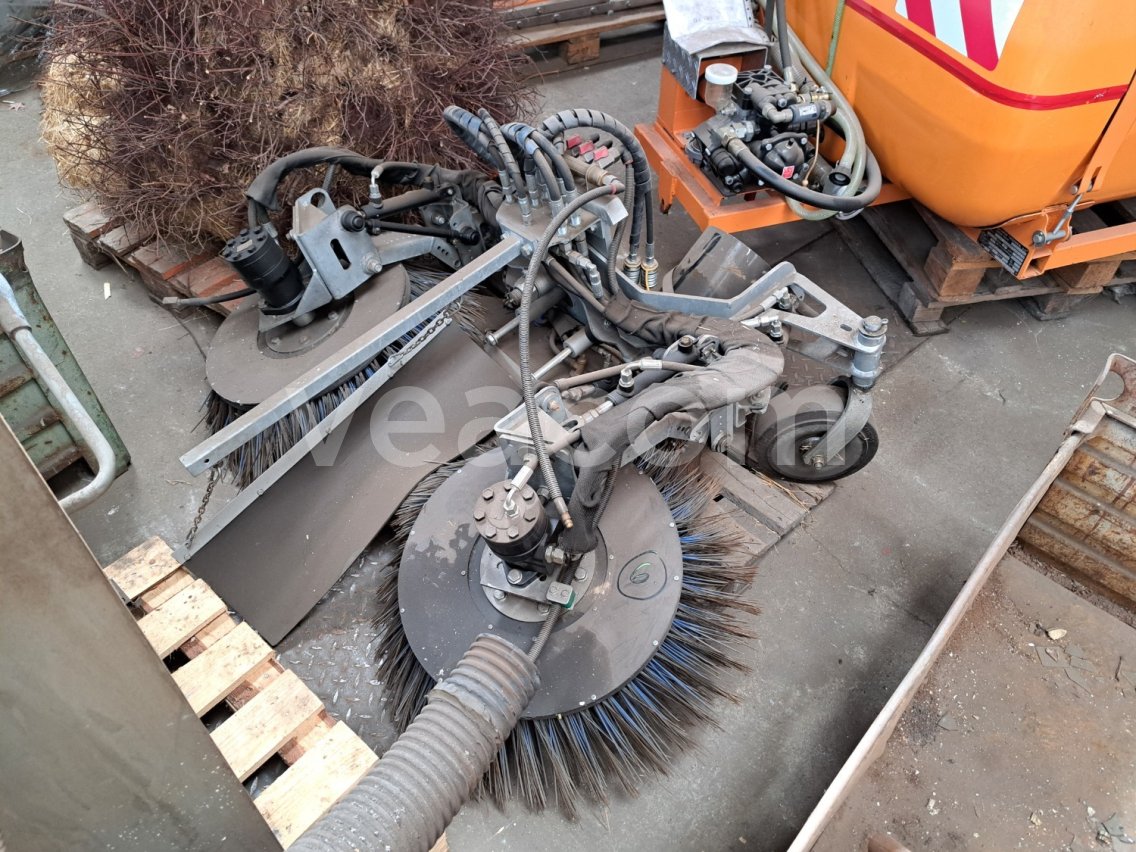 Upcoming auction: #30639 ZAMETACÍ SACÍ NÁSTAVBA S HYDROMOTOREM A