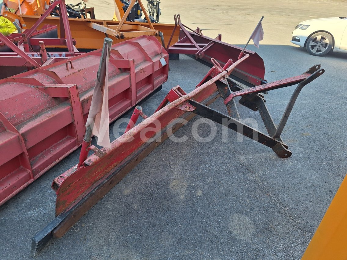 Online aukce:   SNĚHOVÁ RADLICE (1) 300 CM