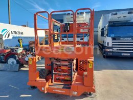 Online auction:   JLG 260 MRT