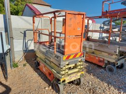 Online auction:   JLG 1930 ES