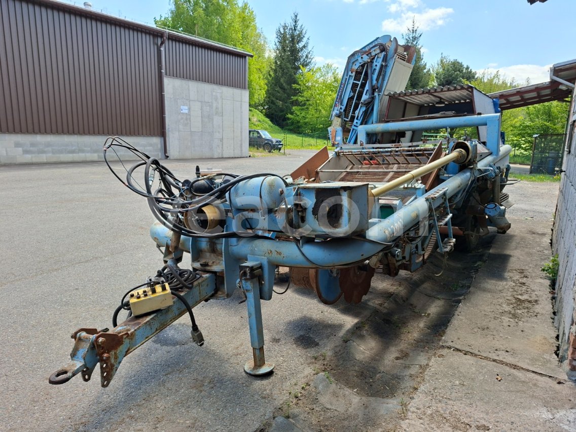 Online auction:   RICHARD PEARSON MAVERICK
