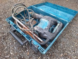 Online aukce:  MAKITA HM0870C