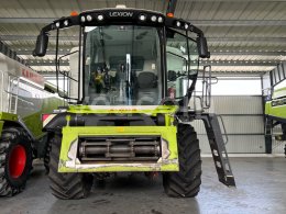 Online auction:   CLAAS LEXION 7400