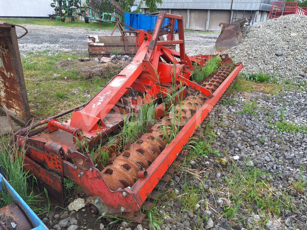 Online auction: KUHN  ROTAČNÍ BRÁNY