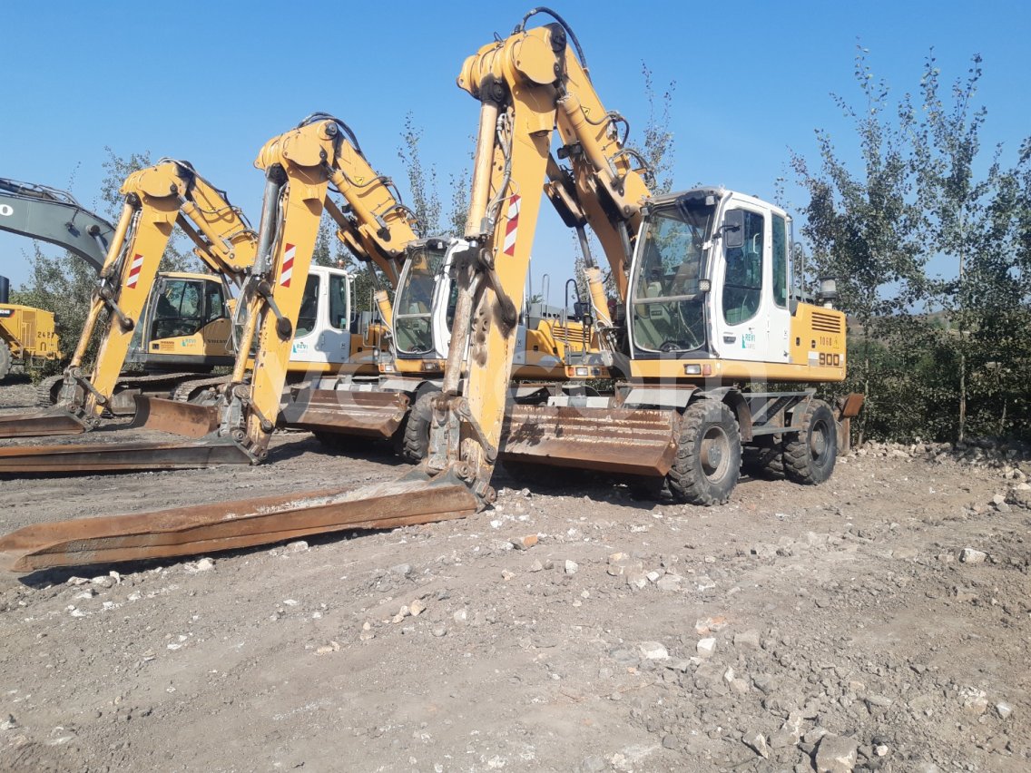 Online aukce: LIEBHERR  A900 C LICTRONIC