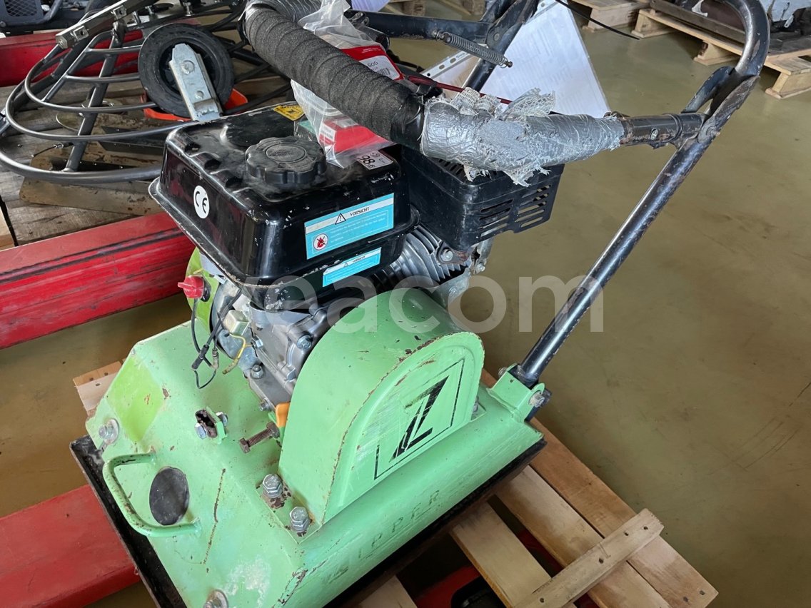 Online auction:   ZIPPER RPE90