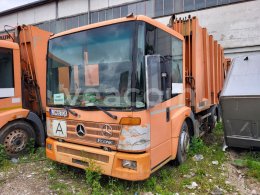 Online árverés: MB  ECONIC 957.65
