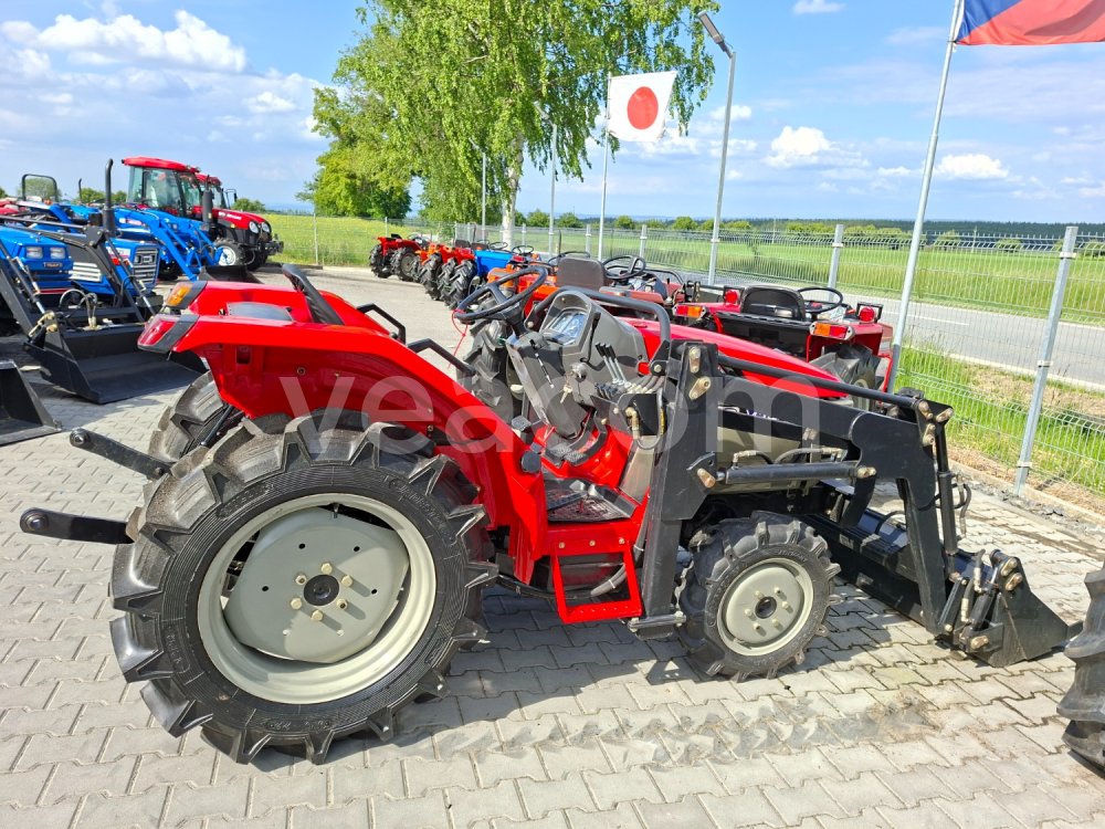 Интернет-аукцион: YANMAR  AF-22 S ČELNÍM NAKLADAČEM