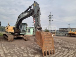 Online auction: VOLVO  EC 240 CL