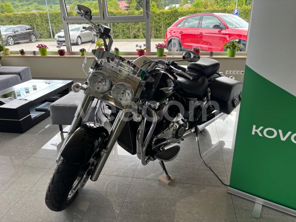 Интернет-аукцион: TRIUMPH  THUNDERBIRD COMMANDER