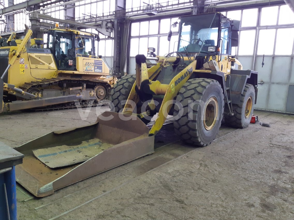 Online auction: KOMATSU  WA 200-5H