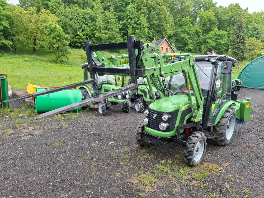 Интернет-аукцион: ZOOMLION  RD254 4X4 S ČELNÍM NAKLADAČEM A ZAD. ZAMETAČEM