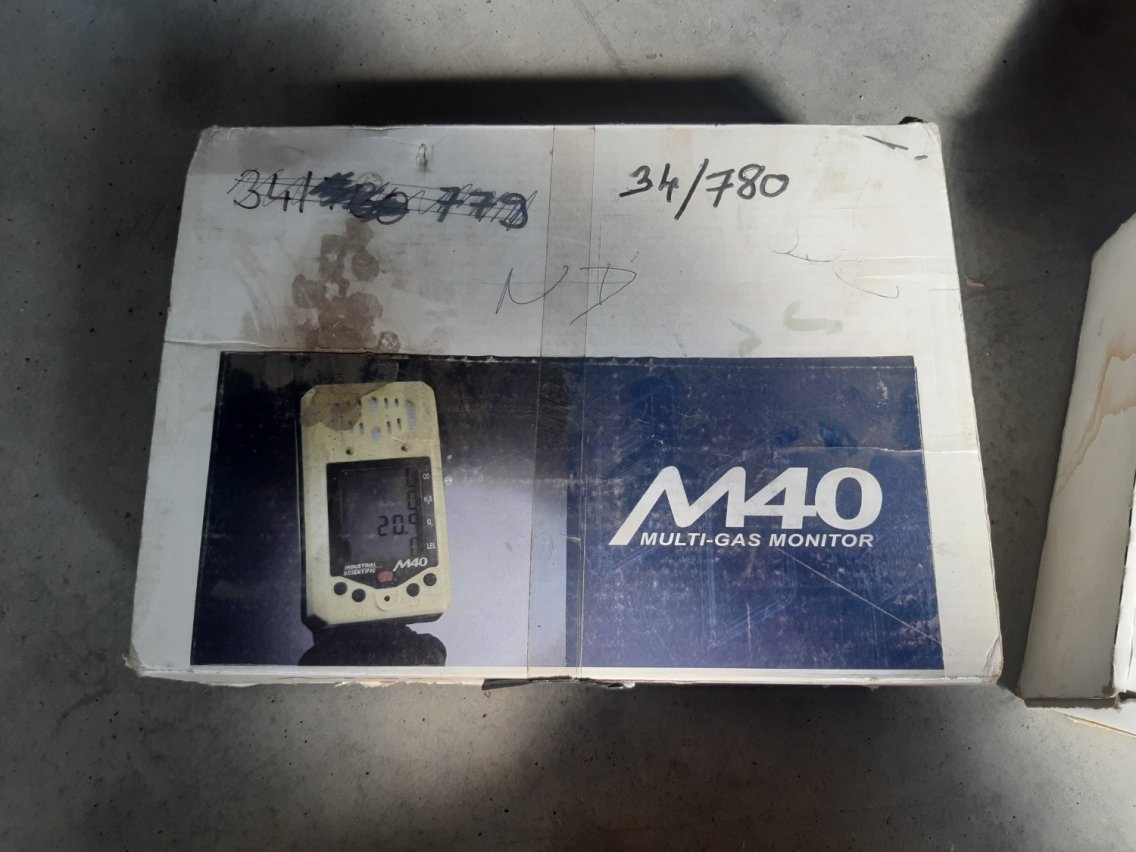 Online aukce:   M40 - detektor plynu 2 ks (34/779, (34/780)