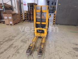 Online auction: JUNGHEINRICH  ERD 220 Č2