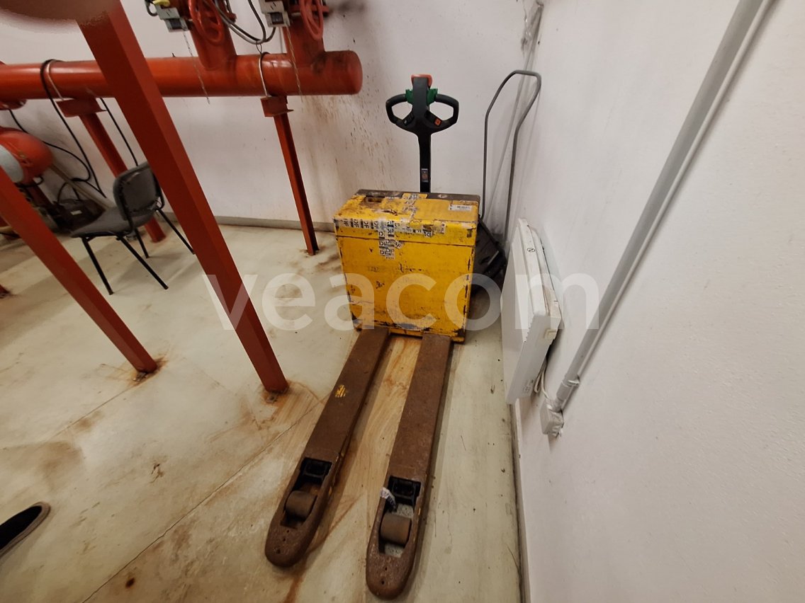 Online auction: JUNGHEINRICH  ELE 16