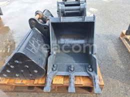 Online auction:   JCB PODKOPOVÁ LŽÍCE 40 CM