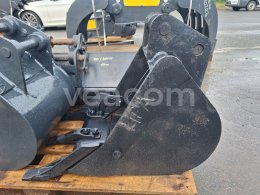Online auction:   JCB PODKOPOVÁ LŽÍCE 40 CM