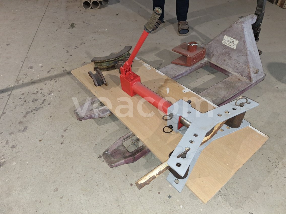 Online aukce:   OHÝBAČKA TRUBEK HYDRAULICKÁ X0TRS0S
