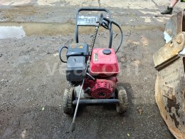 Online auction:   MYCÍ STROJ S BENZÍNOVÝM MOTOREM HOLZINGER R13-250