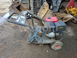 Online auction:   MYCÍ STROJ S BENZÍNOVÝM MOTOREM HOLZINGER R13-250