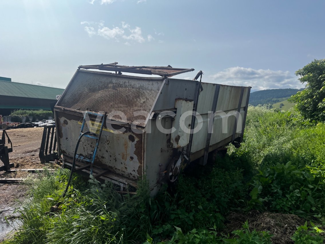 Online aukce:   KAMZIK  MAXI KŔMNY VOZ