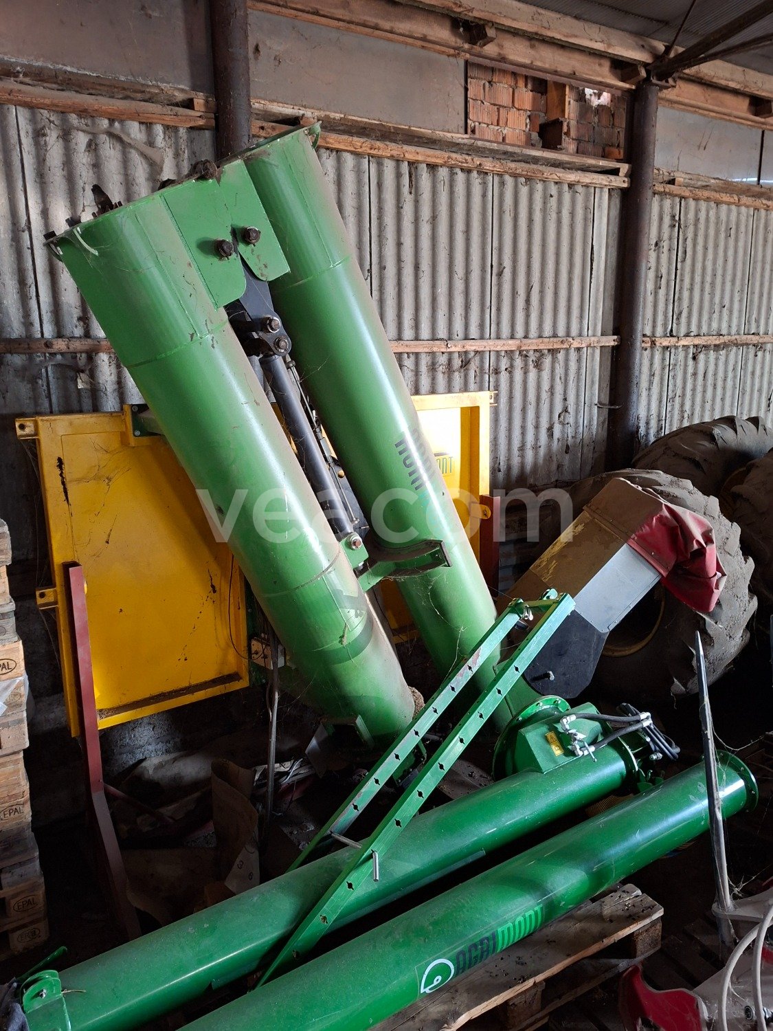 Online aukce: AGRIMONT BOHEMIA  HP 400