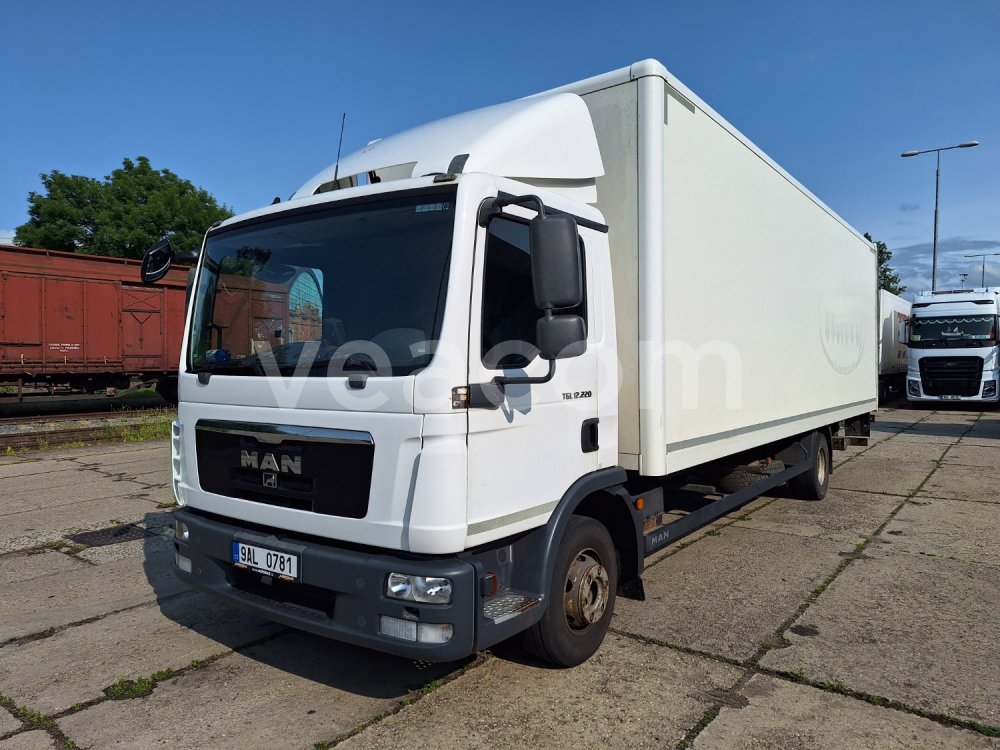 Online aukce: MAN  TGL 12.220