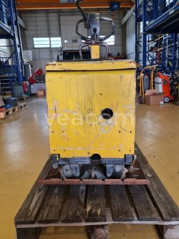 Online auction:   BOMAG 55/65 D