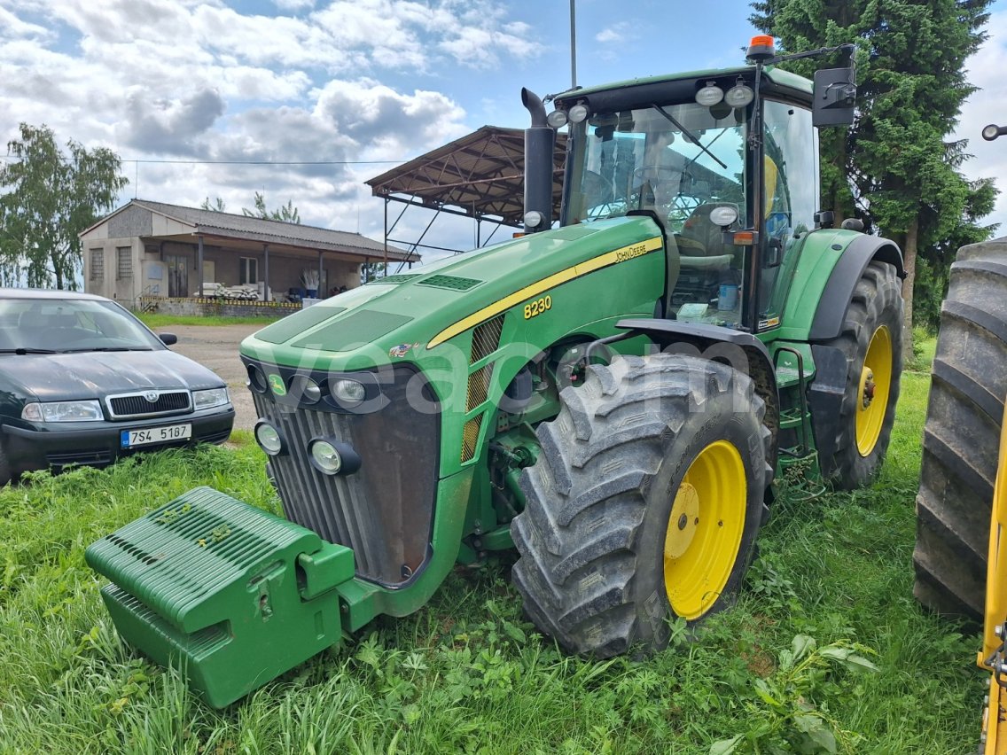 Online aukce: JOHN DEERE  8230 4X4