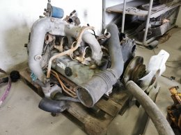 Online aukce:   Motor a převodovka z Nissan M-130/180