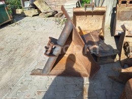 Інтернет-аукціон:   PŘÍKOPOVÁ LŽÍCE NA TRAKTORBAGR VOLVO BL71