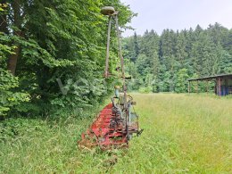 Online auction:   POLONESENÝ 12-TI ŘÁDKOVÝ SECÍ STROJ BECKER