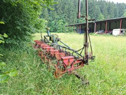 Online auction:   POLONESENÝ 12-TI ŘÁDKOVÝ SECÍ STROJ BECKER