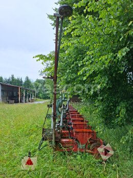Online auction:   POLONESENÝ 12-TI ŘÁDKOVÝ SECÍ STROJ BECKER