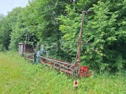 Online auction:   POLONESENÝ 12-TI ŘÁDKOVÝ SECÍ STROJ BECKER