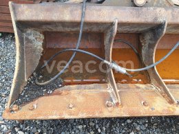 Online auction:   HYDRAULICKÁ SVAHOVÁ LŽÍCE 150CM