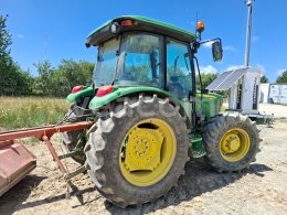 Aukcja internetowa: JOHN DEERE  5075E 4X4