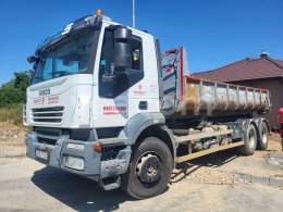 Online aukce: IVECO  TRAKKER 6X2 + 4 X KONTAJNER