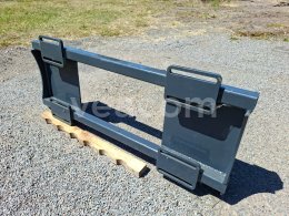 Інтернет-аукціон:   PŘECHODOVÁ UPÍNACÍ DESKA 114X47 CM PRO NÁŘADÍ KE SMYKOVÉMU NAKLADAČI