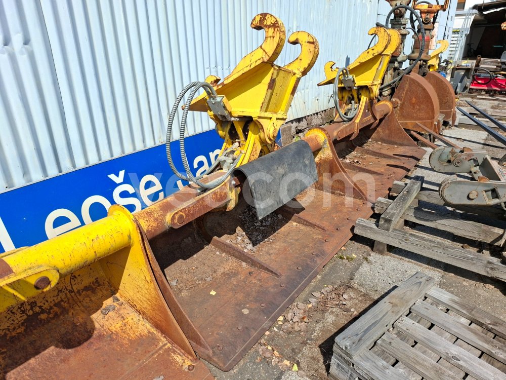 Aukcja internetowa:  HYDRAULICKÁ SVAHOVÁ LŽÍCE LIEBHERR 200 CM