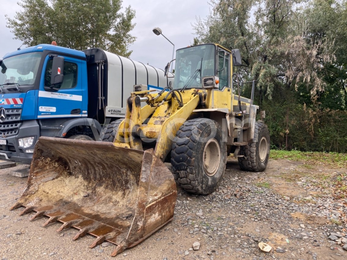 Online auction: KOMATSU  WA 320-3H